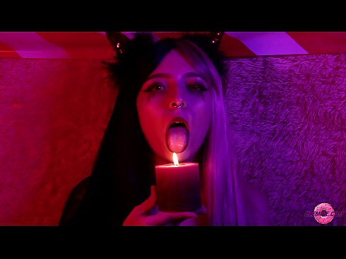 ❤️ Μια παθιασμένη πίπα από ένα σέξι Succubus με ένα σπέρμα στο στόμα της. ️❌ Σεξ ❌